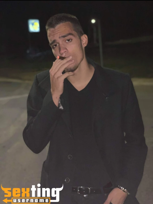 duka_v, 20 years old, from Italy